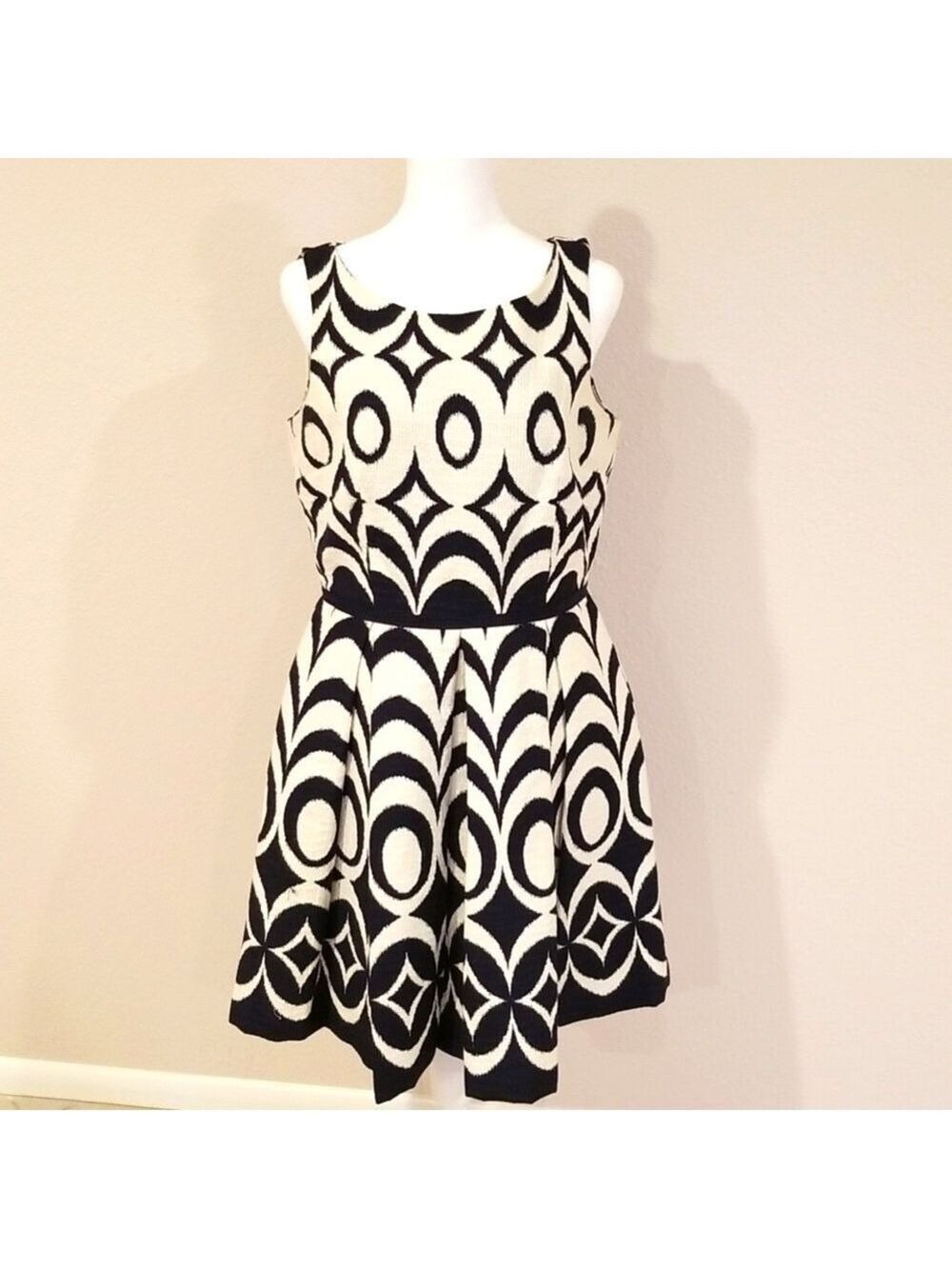 Taylor dress size 8 ,100% cotton, Midnight blue and white.Geometric .Lon…